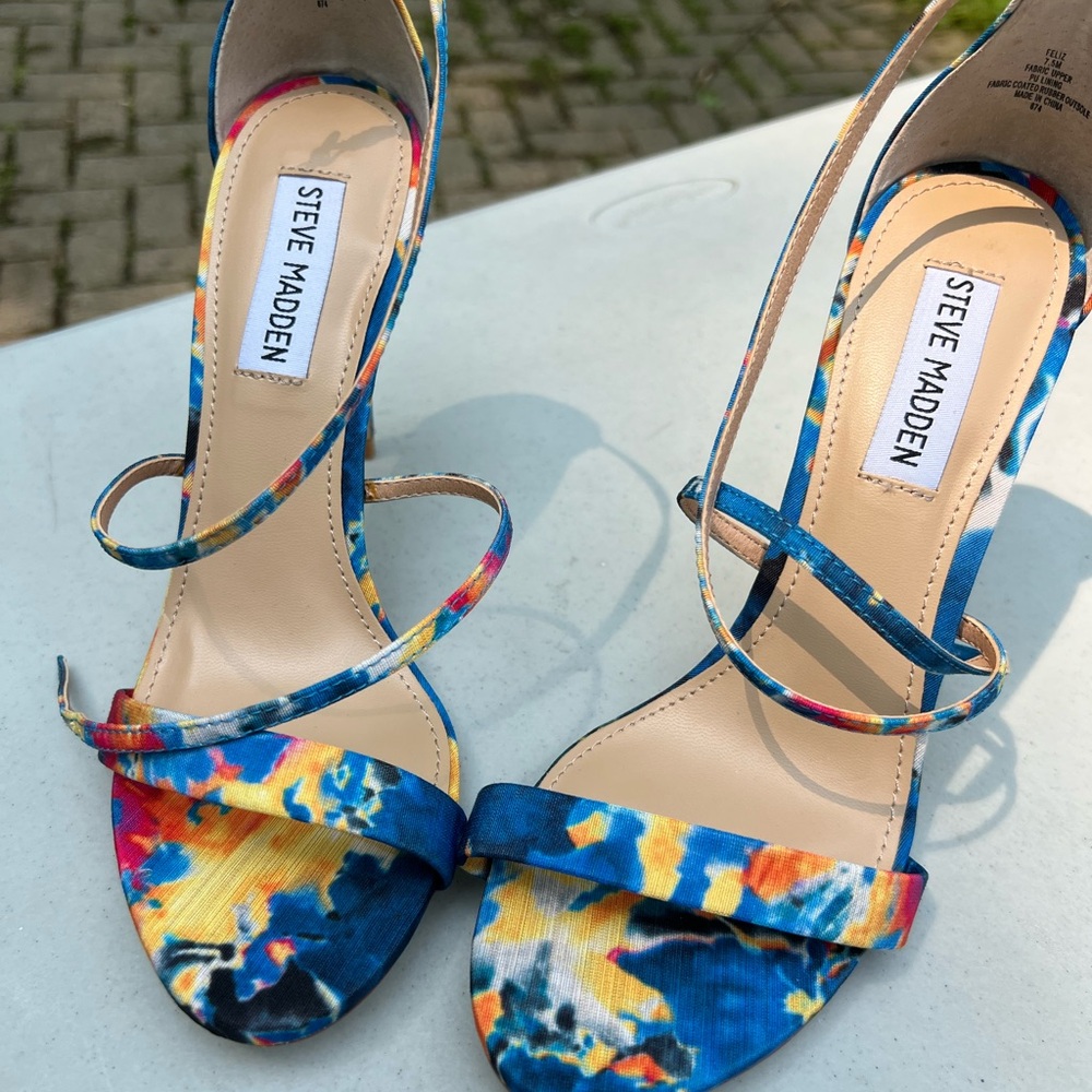 Steve Madden Blue Heels Elegant Design